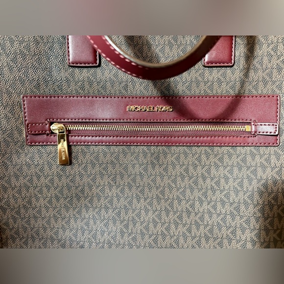 Michael Kors Kenly Tote- Large, Like New - Picture 7 of 7